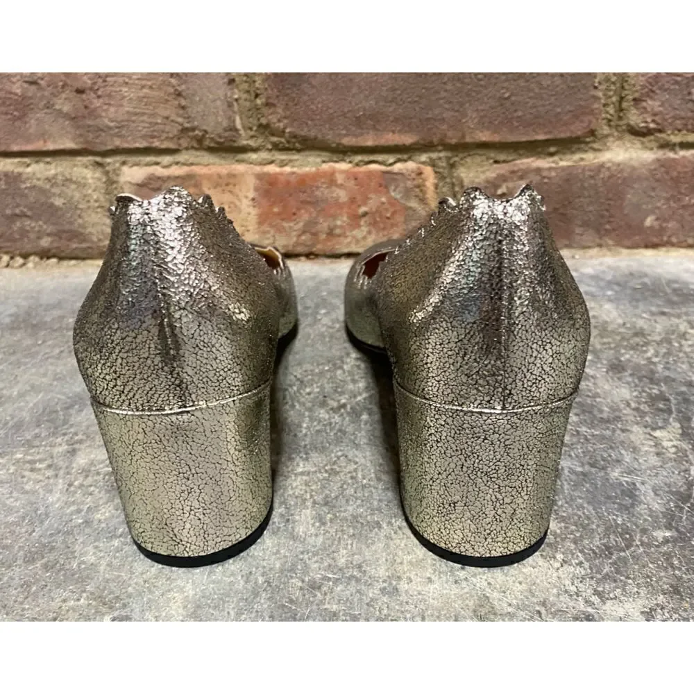 Chloe Glittery Metallic Gold Scalloped Leather Block Heel Size 7.5 NEW